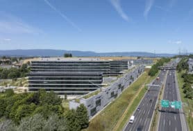 Cocoon, le long de l'autoroute A9à Bussigny, Crissier