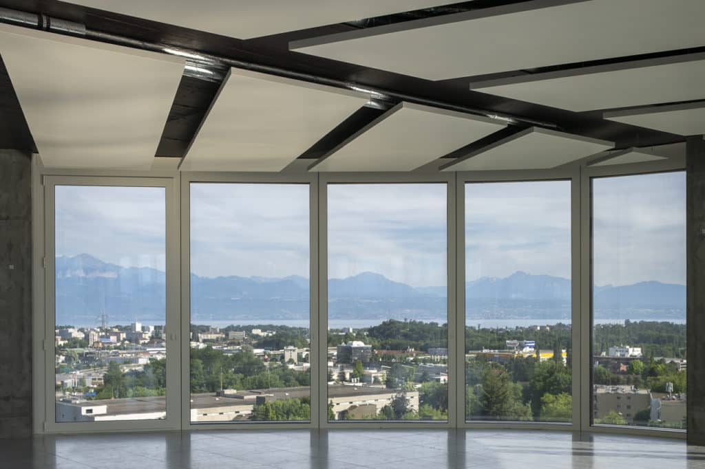 Des bureaux avec vue lace et montagne à Cocoon